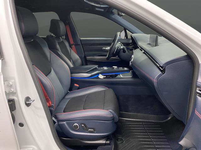 Used 2024 Genesis GV70 2.5T w/ Sport Prestige Package image 34