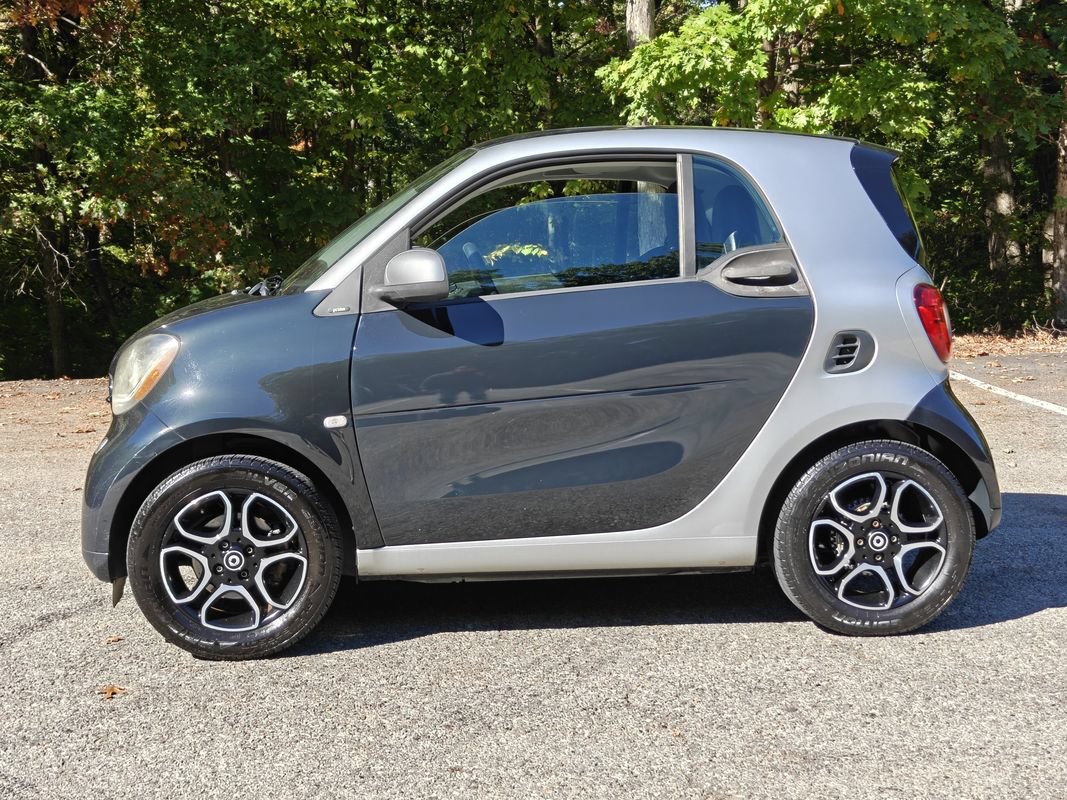 Used 2016 smart fortwo Prime RWD image 6