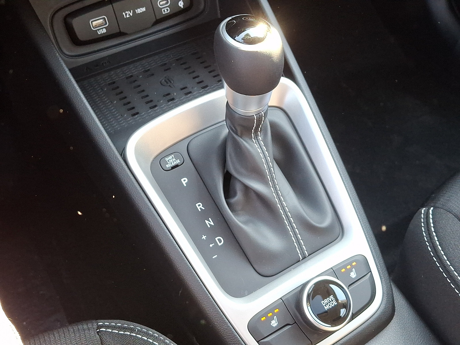 New 2026 Hyundai Venue SEL FWD image 17