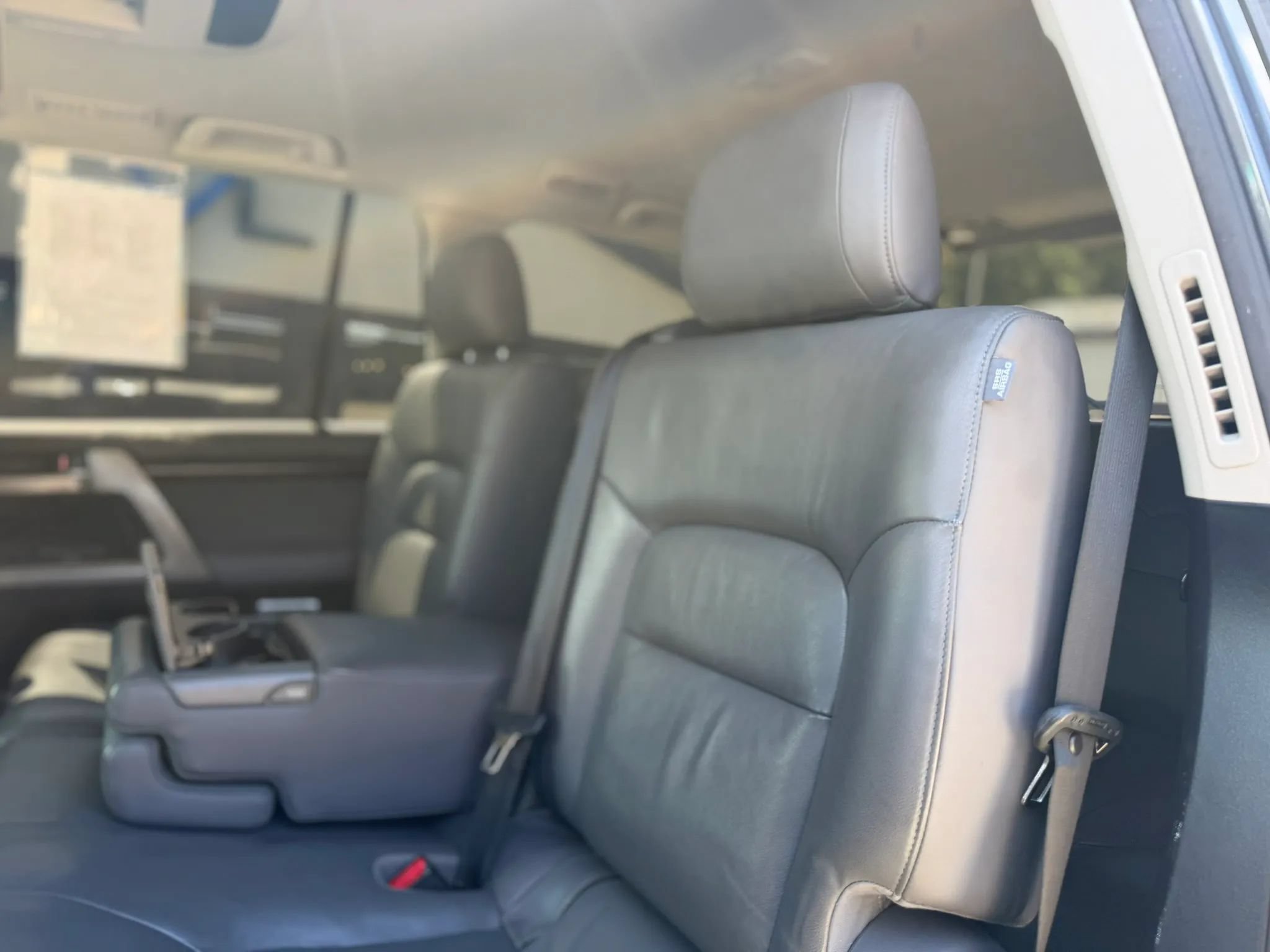 Used 2011 Toyota Land Cruiser w/ Upgrade Pkg AWD/4WD image 40