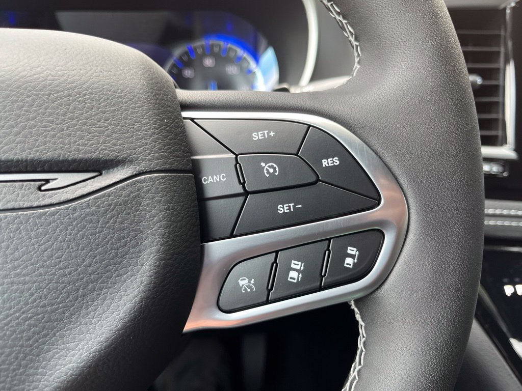 New 2027 Chrysler Pacifica Select FWD image 27