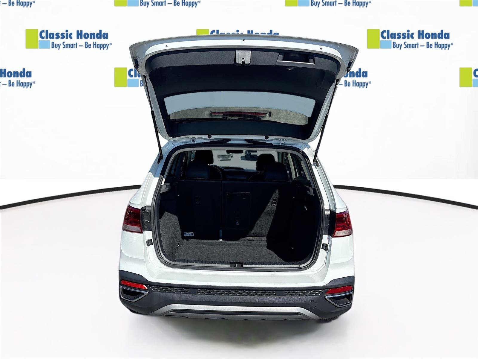 Used 2024 Volkswagen Taos SE image 29