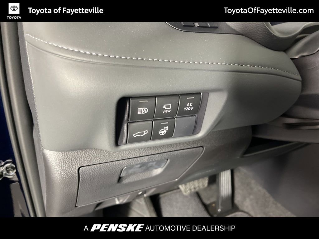 Used 2026 Toyota Highlander Limited image 31