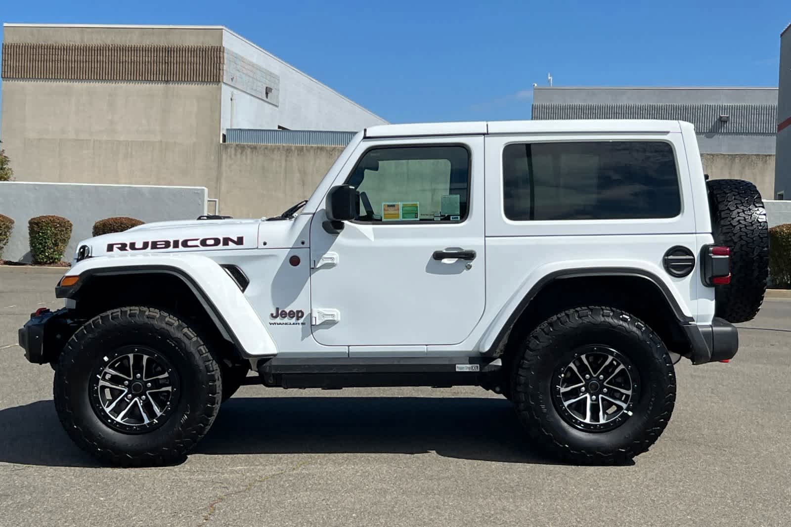 Used 2025 Jeep Wrangler Rubicon w/ Xtreme 35 Tire Package image 9