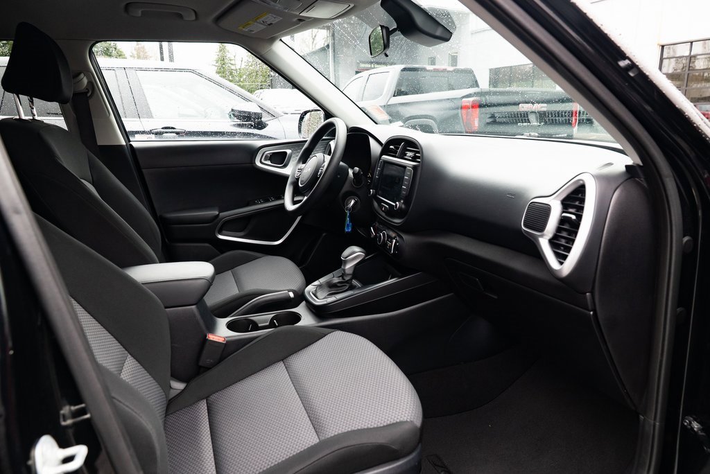 Used 2024 Kia Soul LX w/ Option Group 015 image 25