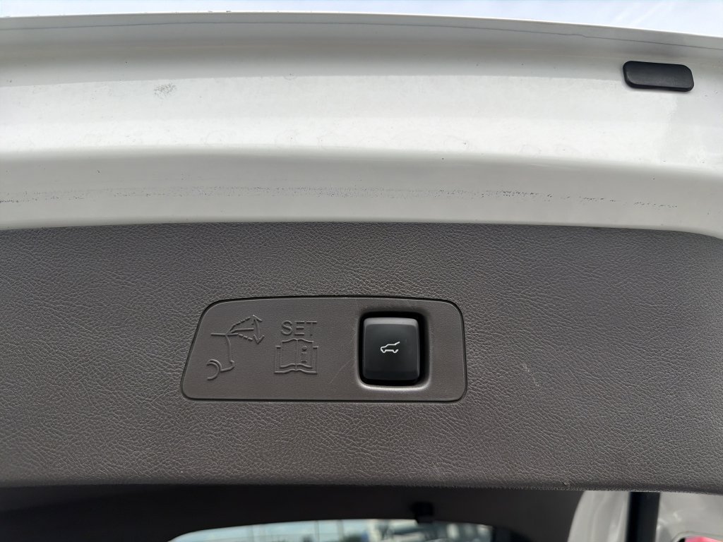 Used 2021 Lincoln Corsair AWD w/ Sport Package image 12