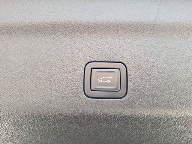 Used 2023 Chevrolet Tahoe Z71 w/ Luxury Package AWD/4WD image 49