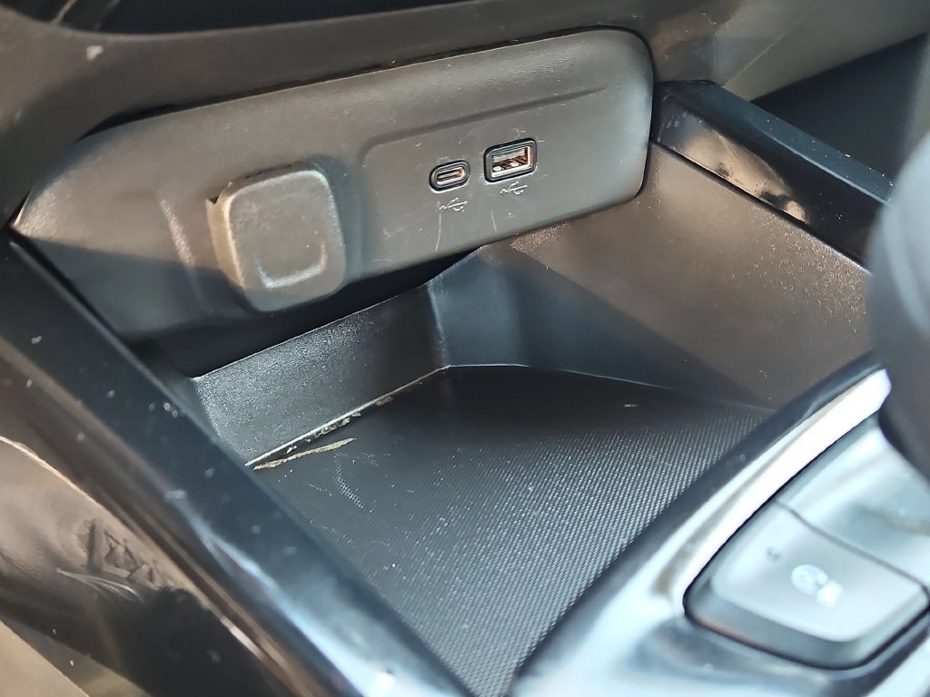 Used 2026 Chevrolet Trax LT FWD image 24