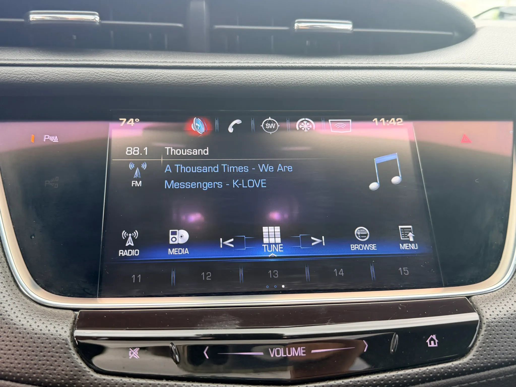 Used 2017 Cadillac XT5 Luxury w/ Driver Awareness Package FWD image 11