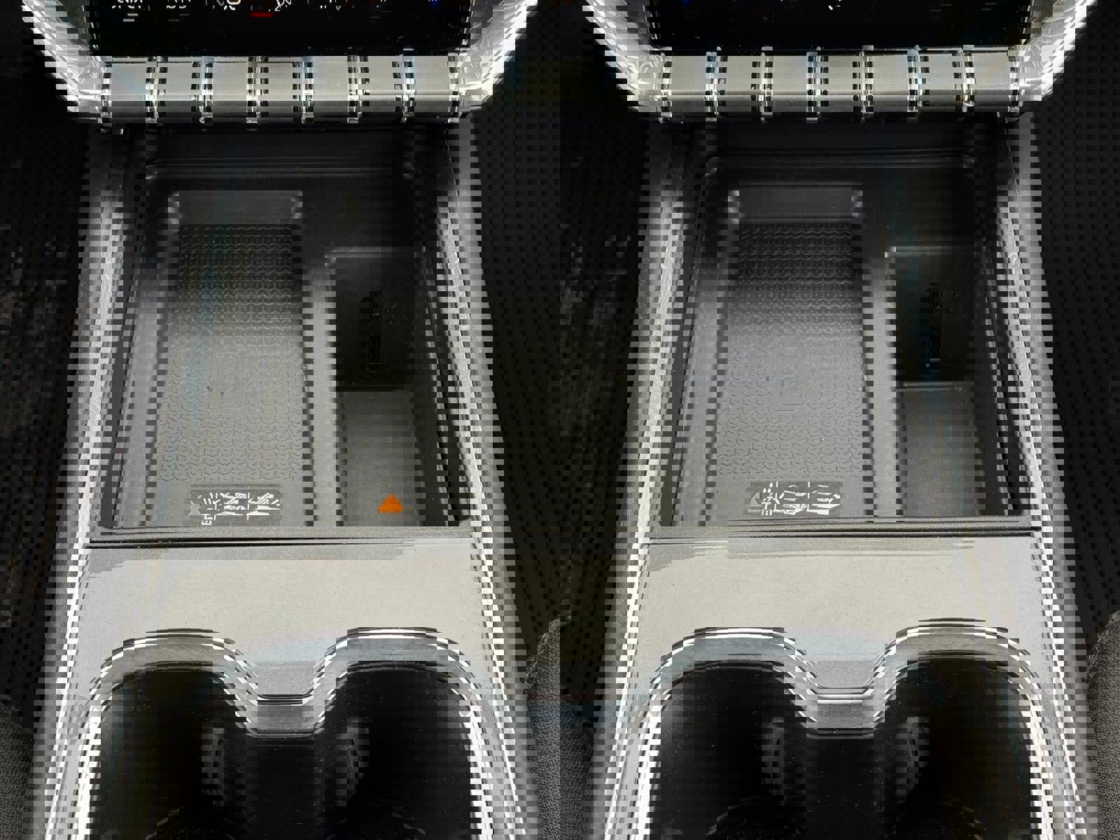 Used 2025 GMC Acadia Elevation image 10