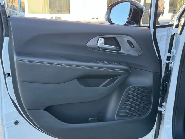 New 2026 Chrysler Pacifica Select image 24
