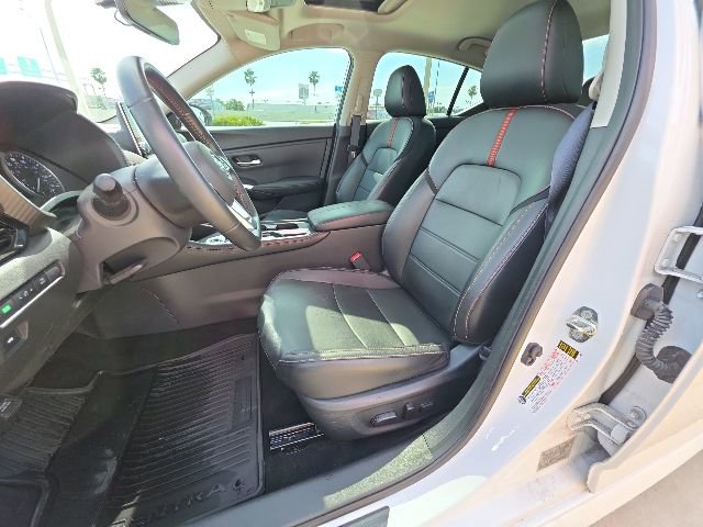 Used 2023 Nissan Sentra SR w/ SR Premium Package FWD image 13