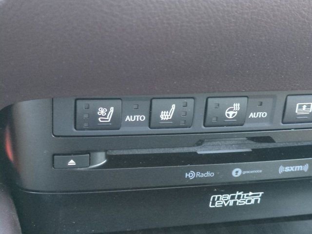 Used 2019 Lexus ES 300h Ultra Luxury w/ Accessory Package 2 image 22