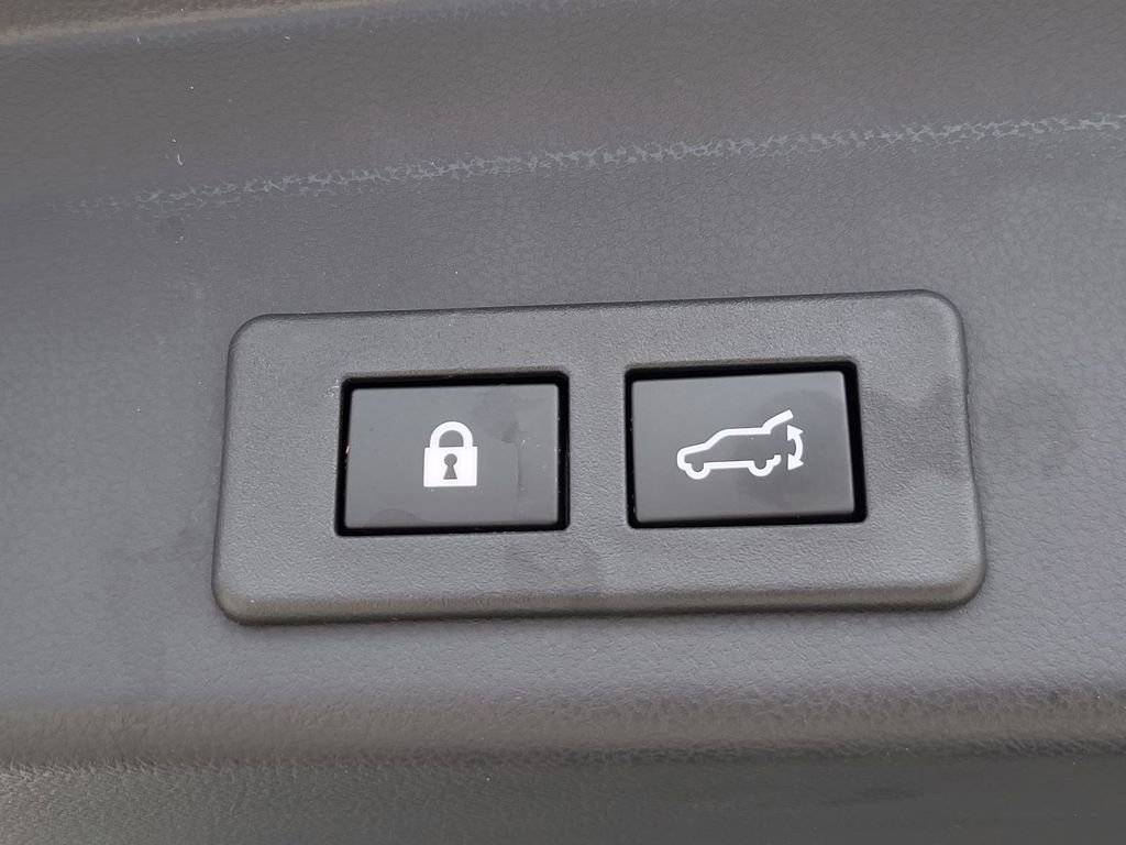 Certified 2025 Subaru Ascent Premium image 10