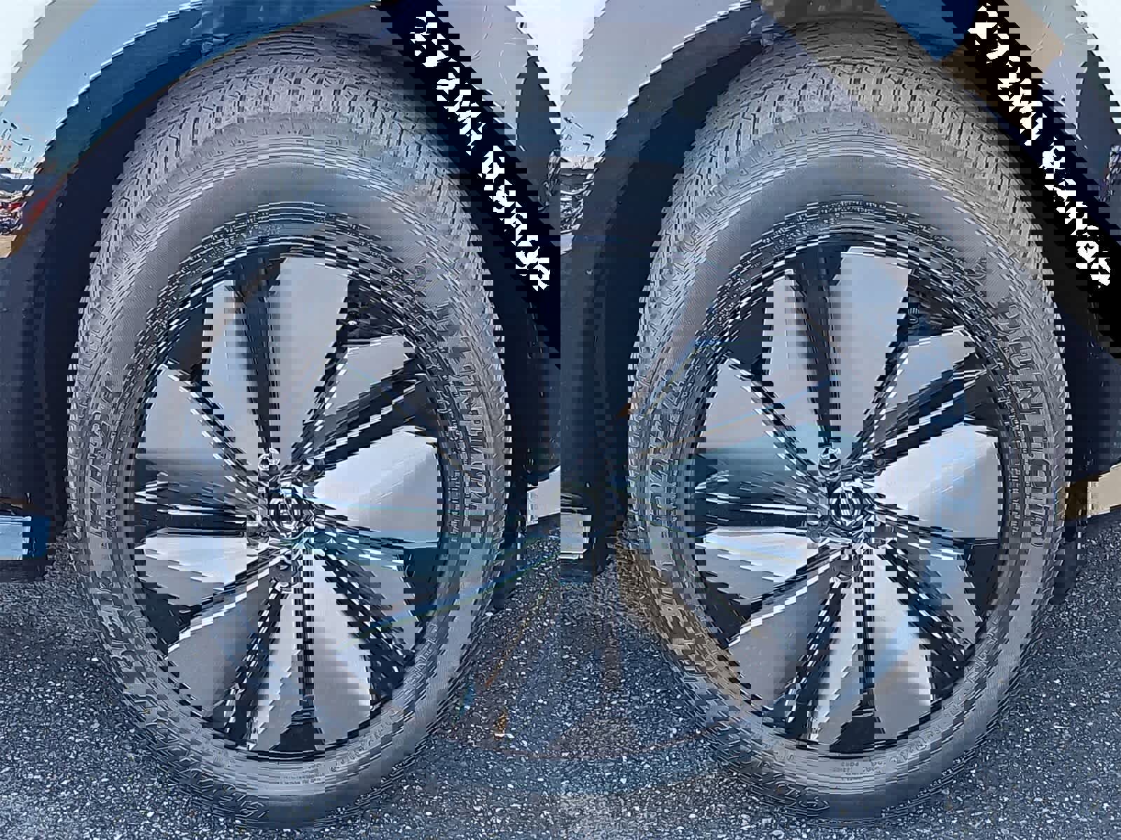 Used 2024 Nissan Ariya AWD image 12