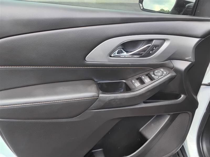 Used 2020 Chevrolet Traverse LT image 30