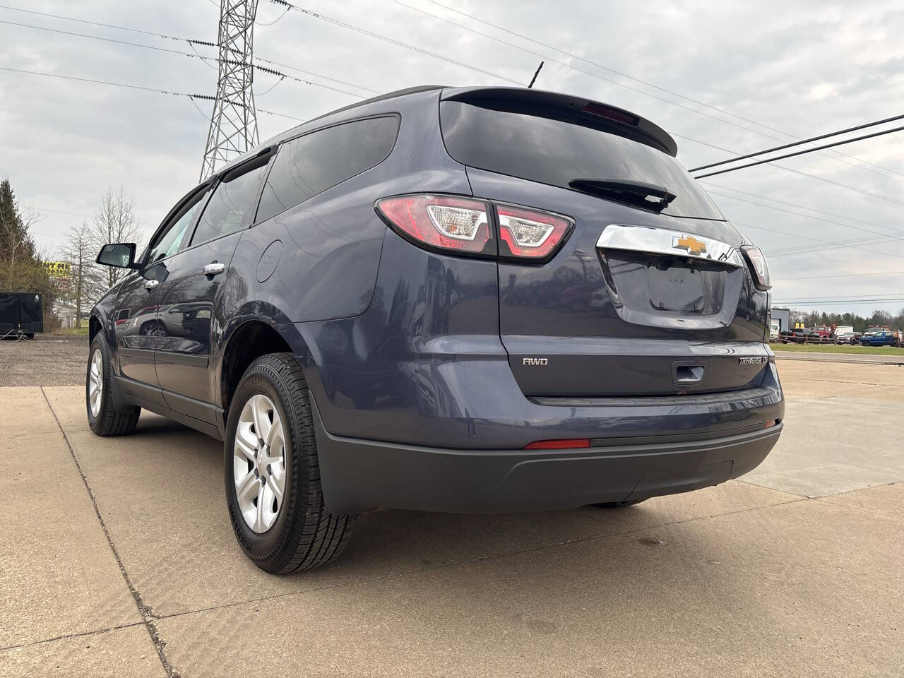 Used 2013 Chevrolet Traverse LS image 4