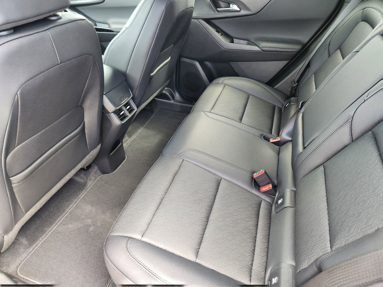 New 2026 Chevrolet Equinox LT w/ Convenience Package II image 24