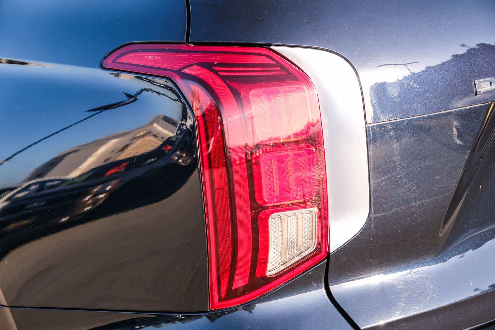 Used 2023 Hyundai Palisade Limited FWD image 7