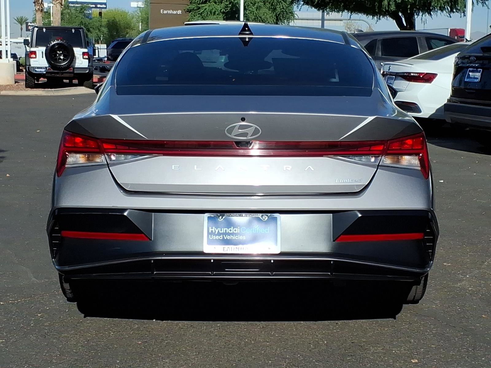 Certified 2025 Hyundai Elantra Limited FWD image 4