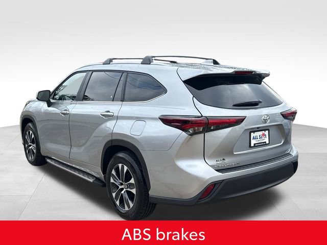 Used 2025 Toyota Highlander XLE image 8