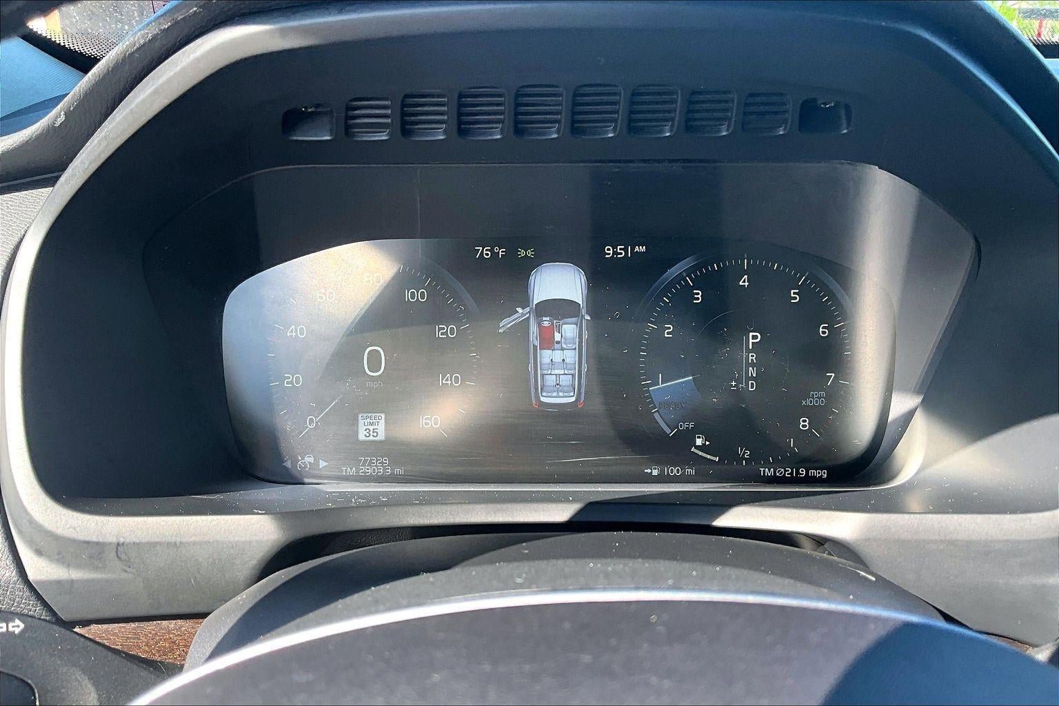 Used 2018 Volvo XC90 T6 Momentum w/ Convenience Package image 13