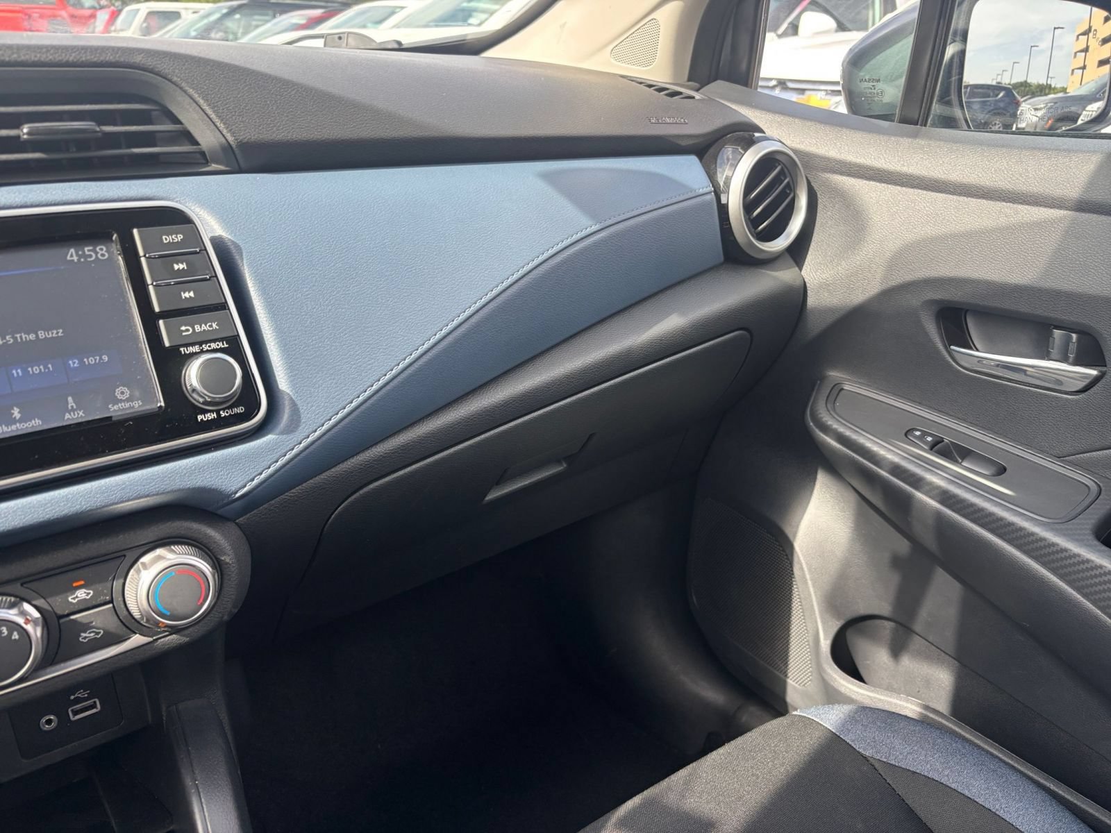 Used 2025 Nissan Versa SV FWD image 33