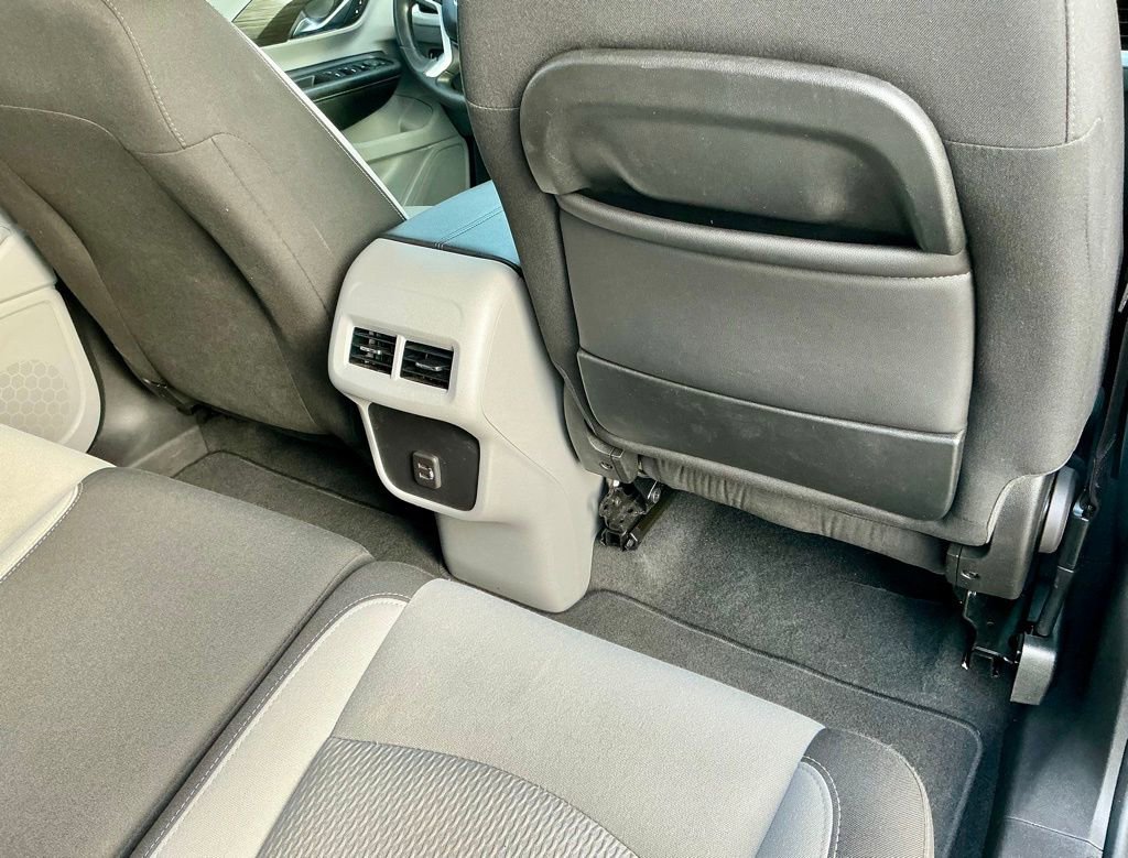 Used 2024 GMC Terrain SLE w/ Driver Convenience Package image 27