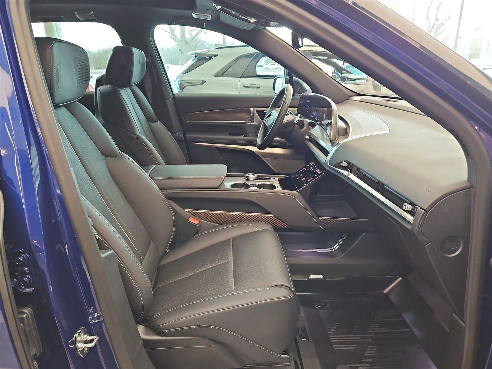 New 2026 Cadillac Vistiq Sport w/ LPO, Floor Liner Package AWD/4WD image 27