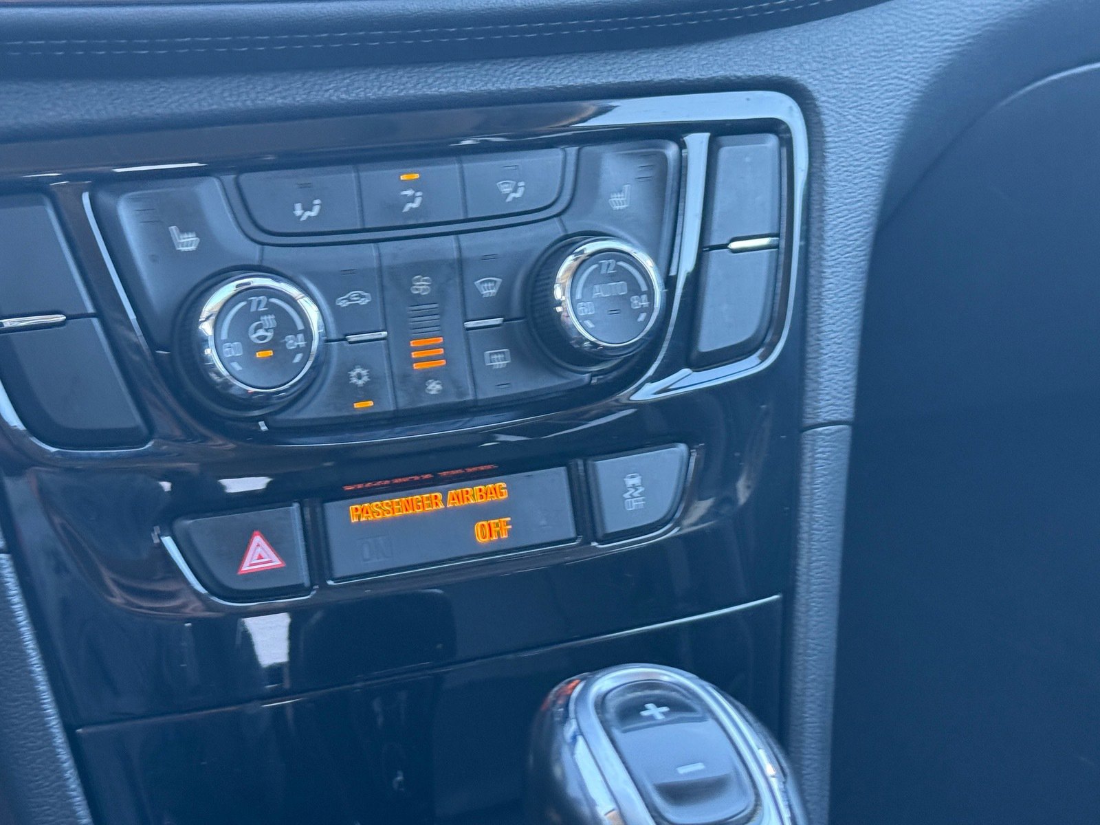 Used 2019 Buick Encore Essence image 23