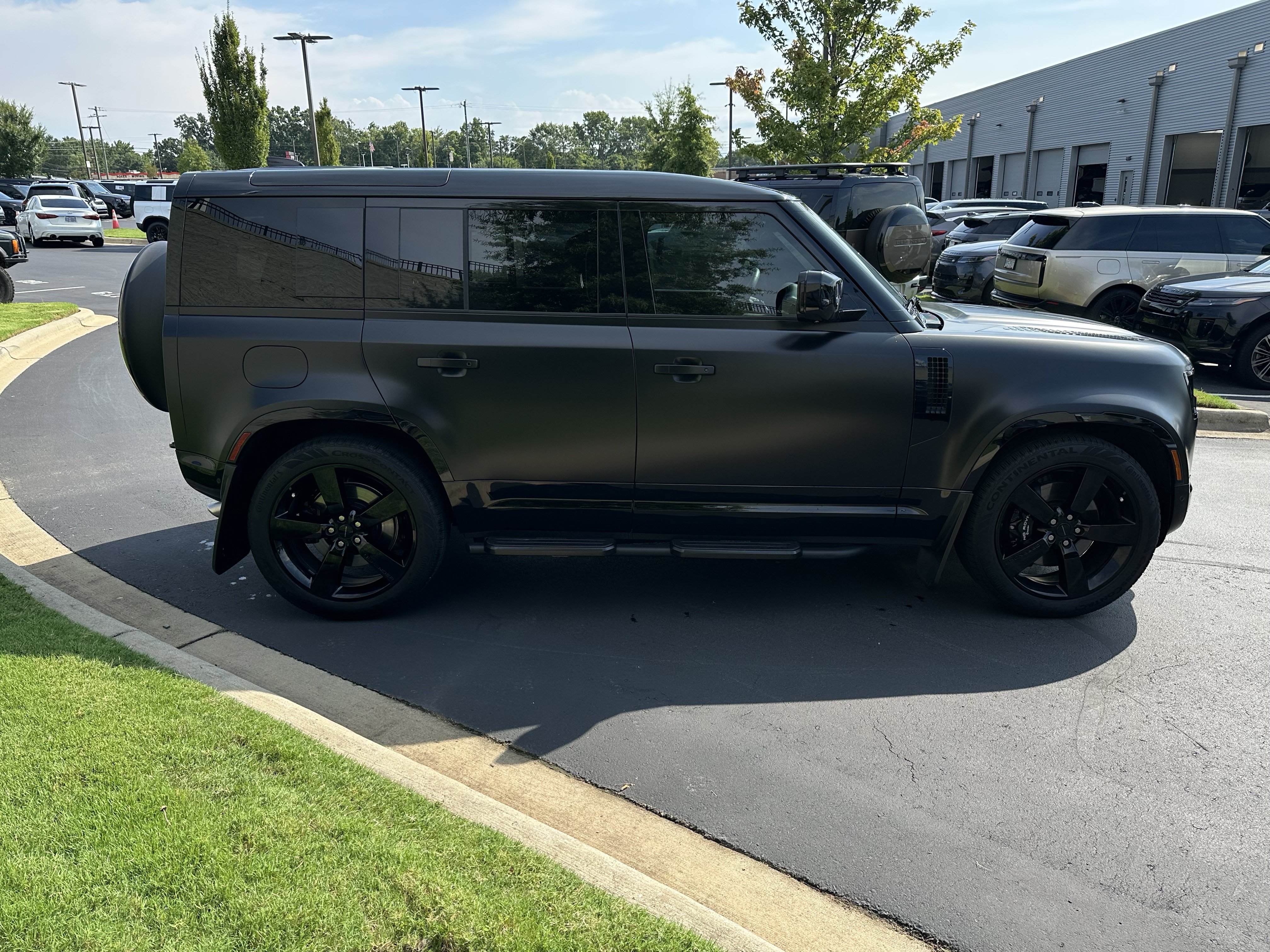 Used 2026 Land Rover Defender 110 V8 AWD/4WD image 8