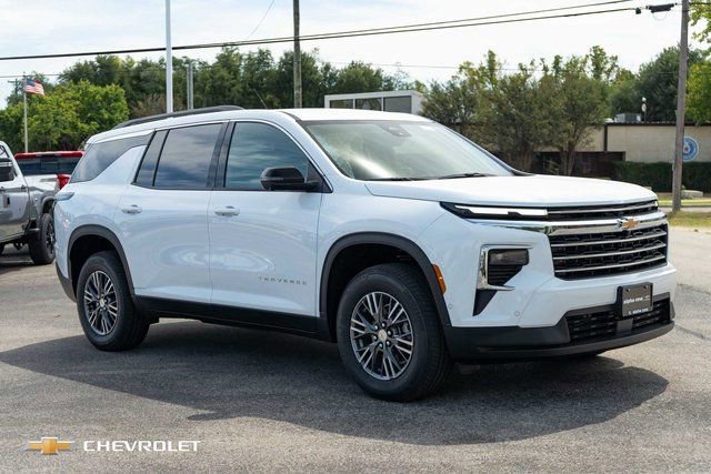 New 2026 Chevrolet Traverse LT w/ Enhanced Driving Package FWD image 2
