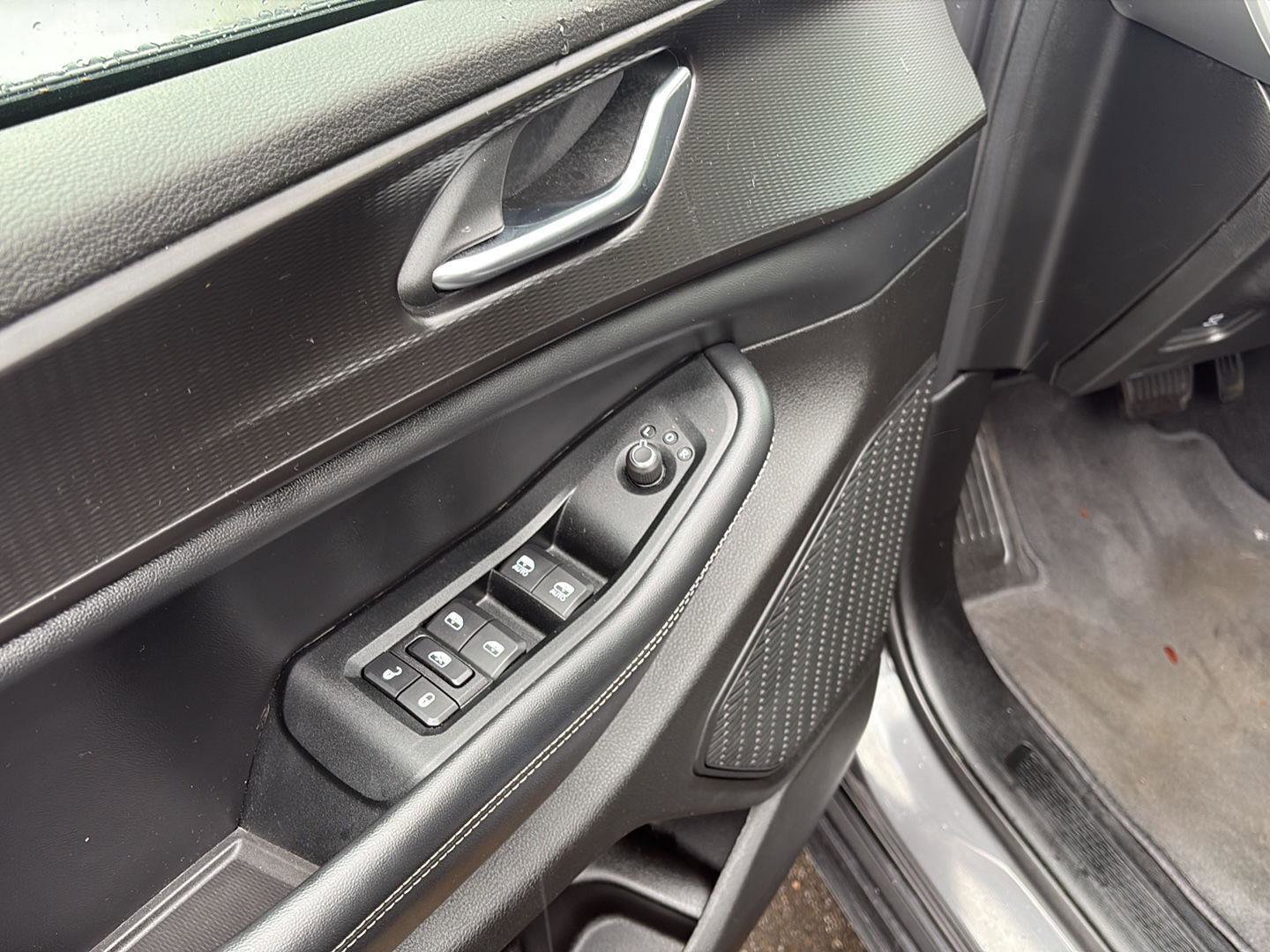 Used 2023 Jeep Grand Cherokee Altitude AWD/4WD image 19