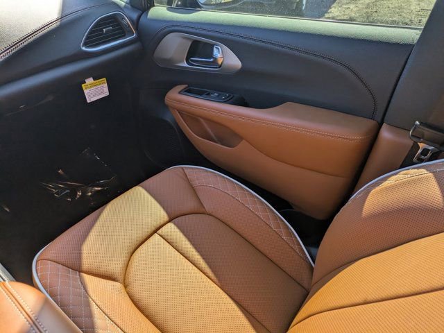 New 2026 Chrysler Pacifica Pinnacle FWD image 15
