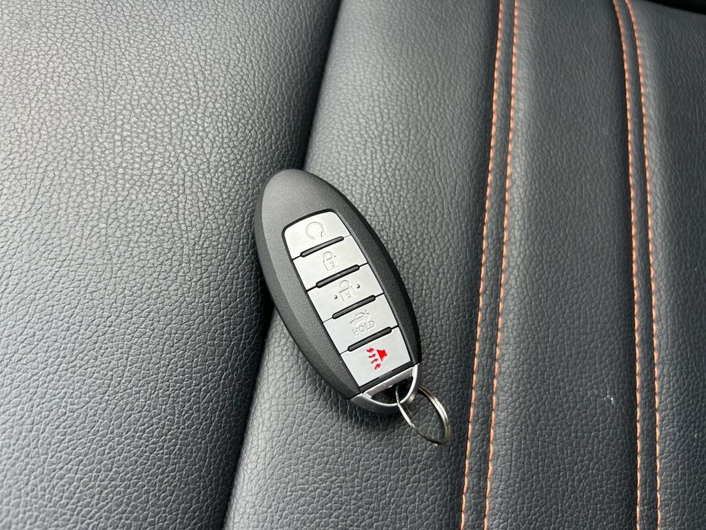 Used 2019 Nissan Kicks SR w/ SR Premium Package FWD image 34