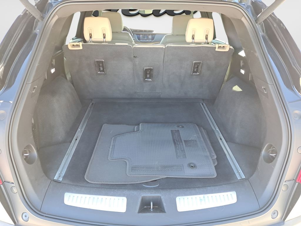 Used 2017 Cadillac XT5 Luxury w/ Driver Awareness Package image 6