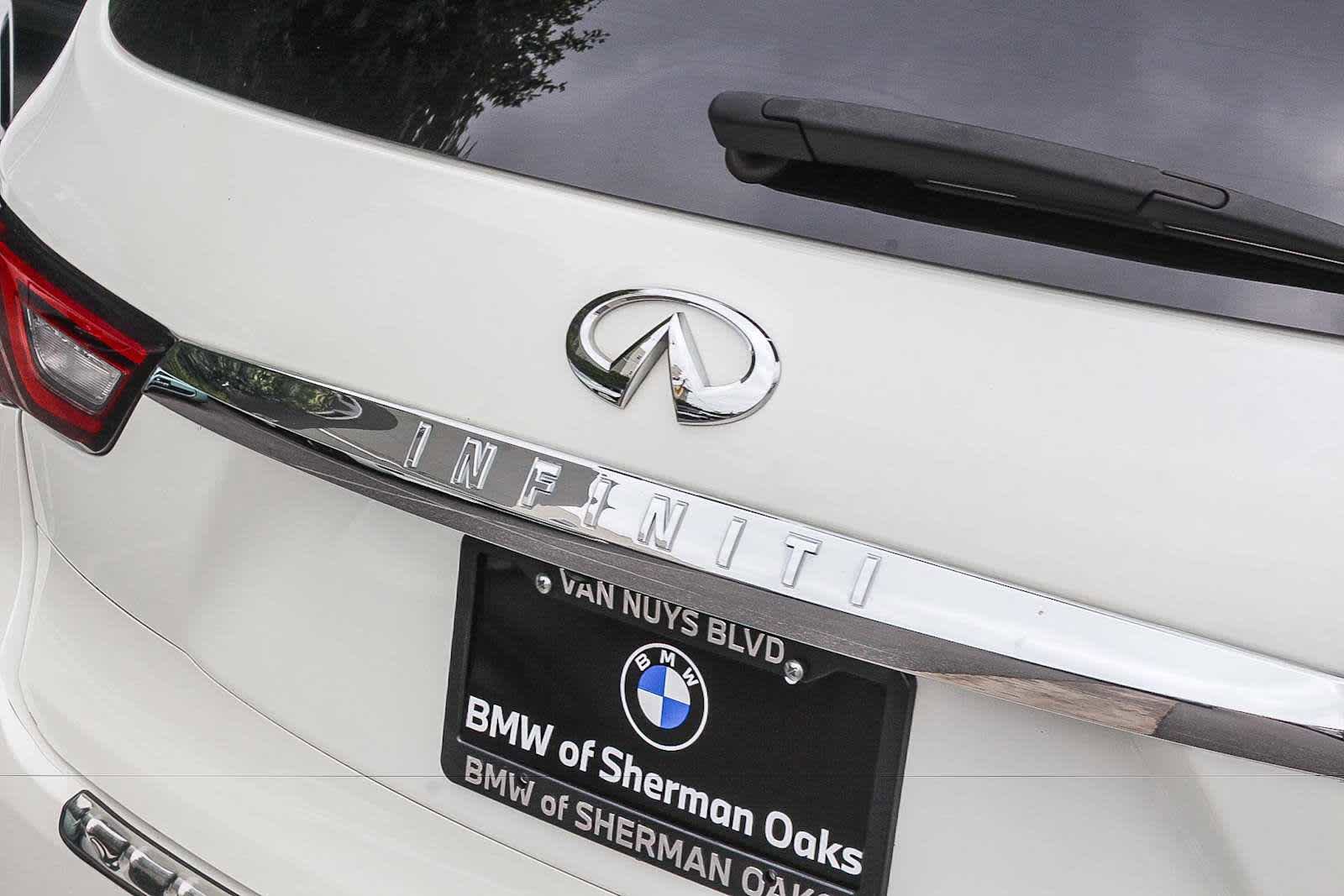 Used 2020 INFINITI QX60 Luxe w/ Essential Package FWD image 8