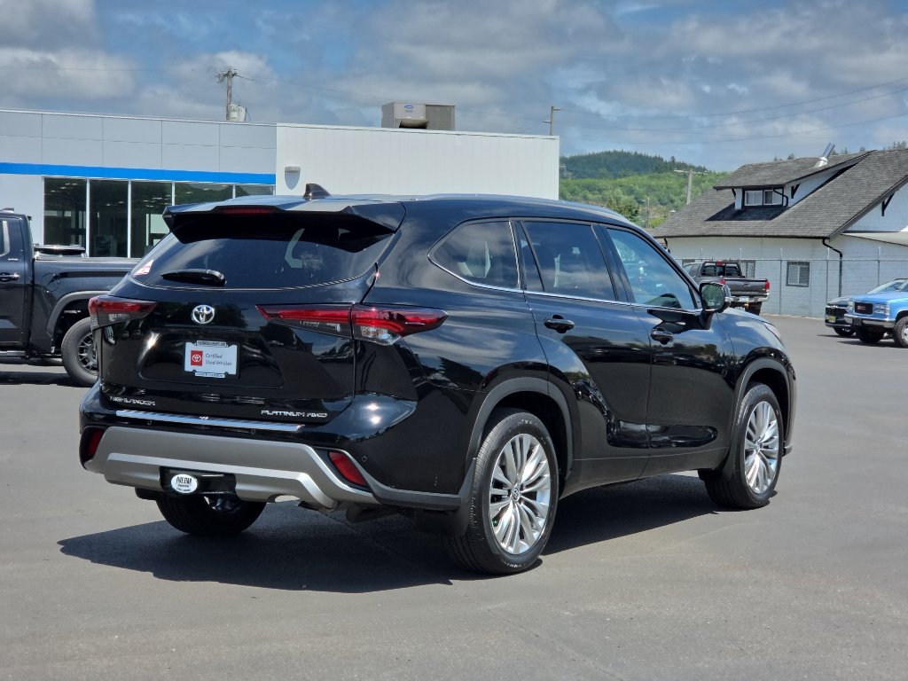 Certified 2024 Toyota Highlander Platinum AWD/4WD image 5