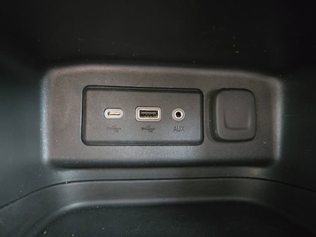 Used 2021 Chevrolet Equinox LT image 24