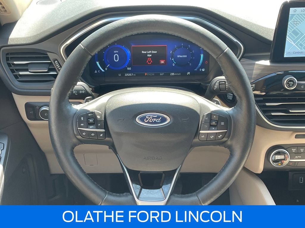 Used 2020 Ford Escape Titanium w/ Titanium Premium Package 2.0 AWD/4WD image 30