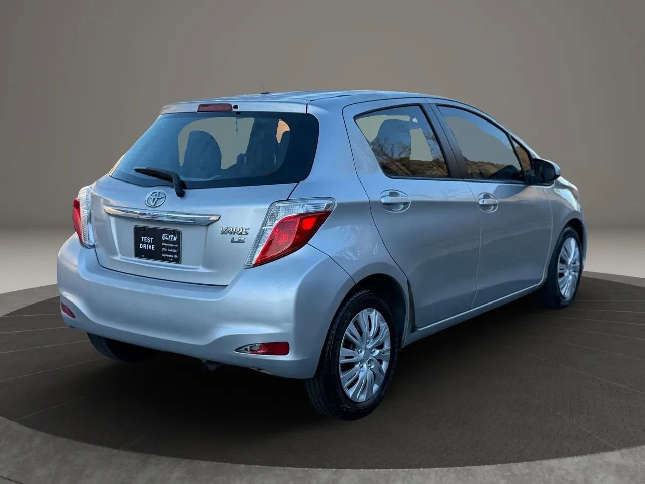 Used 2013 Toyota Yaris LE image 4