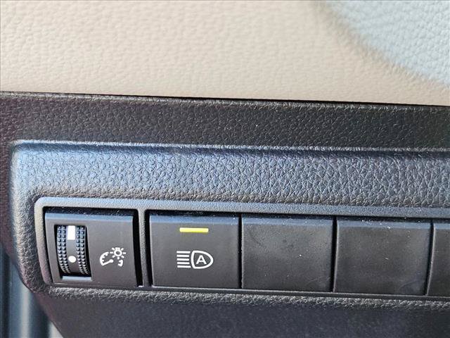 Used 2024 Toyota Corolla LE FWD image 8