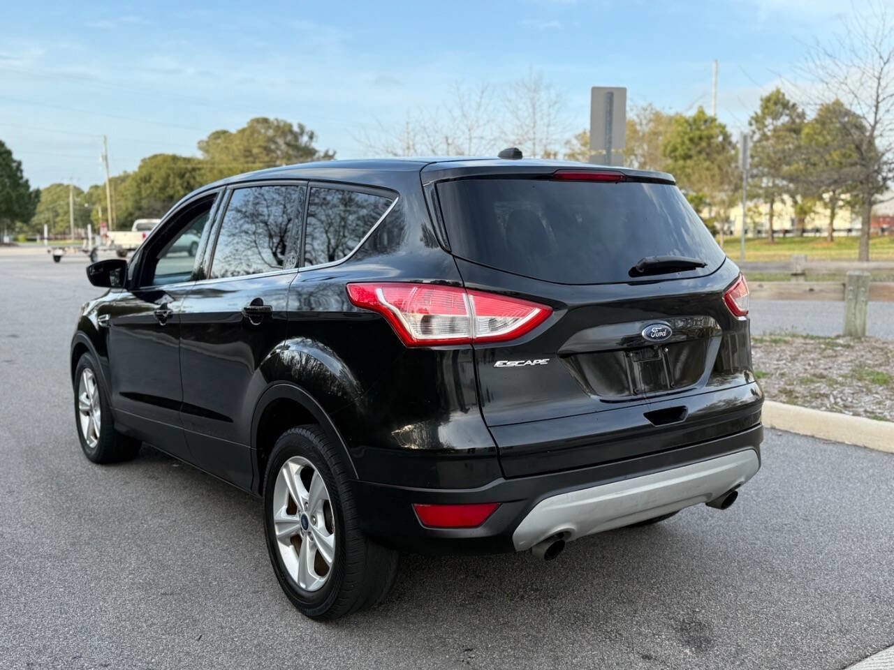 Used 2014 Ford Escape SE image 4