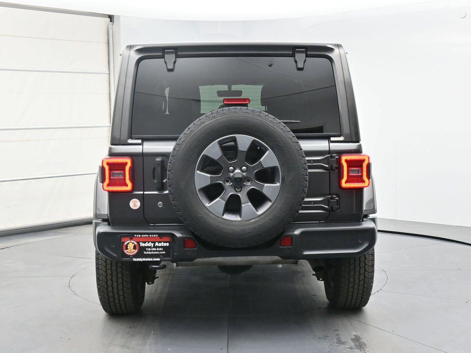 Used 2018 Jeep Wrangler Unlimited Sahara image 25