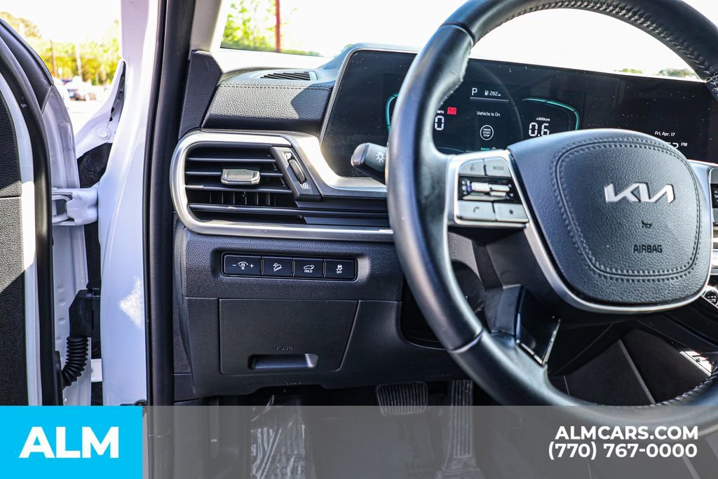 Used 2025 Kia Telluride S FWD image 28