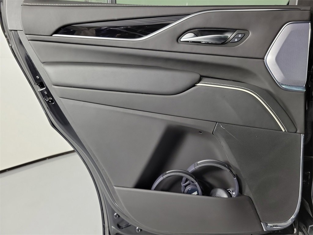 Certified 2024 Cadillac Escalade V w/ Heavy-Duty Trailer Package image 14