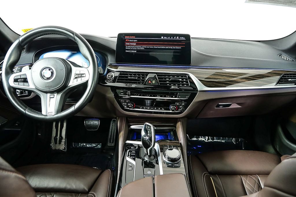 Used 2021 BMW M550i xDrive w/ Executive Package image 21