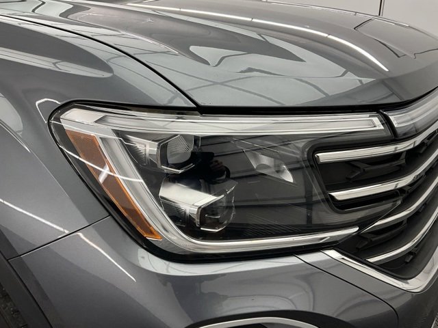 Used 2024 Volkswagen Atlas SE image 28