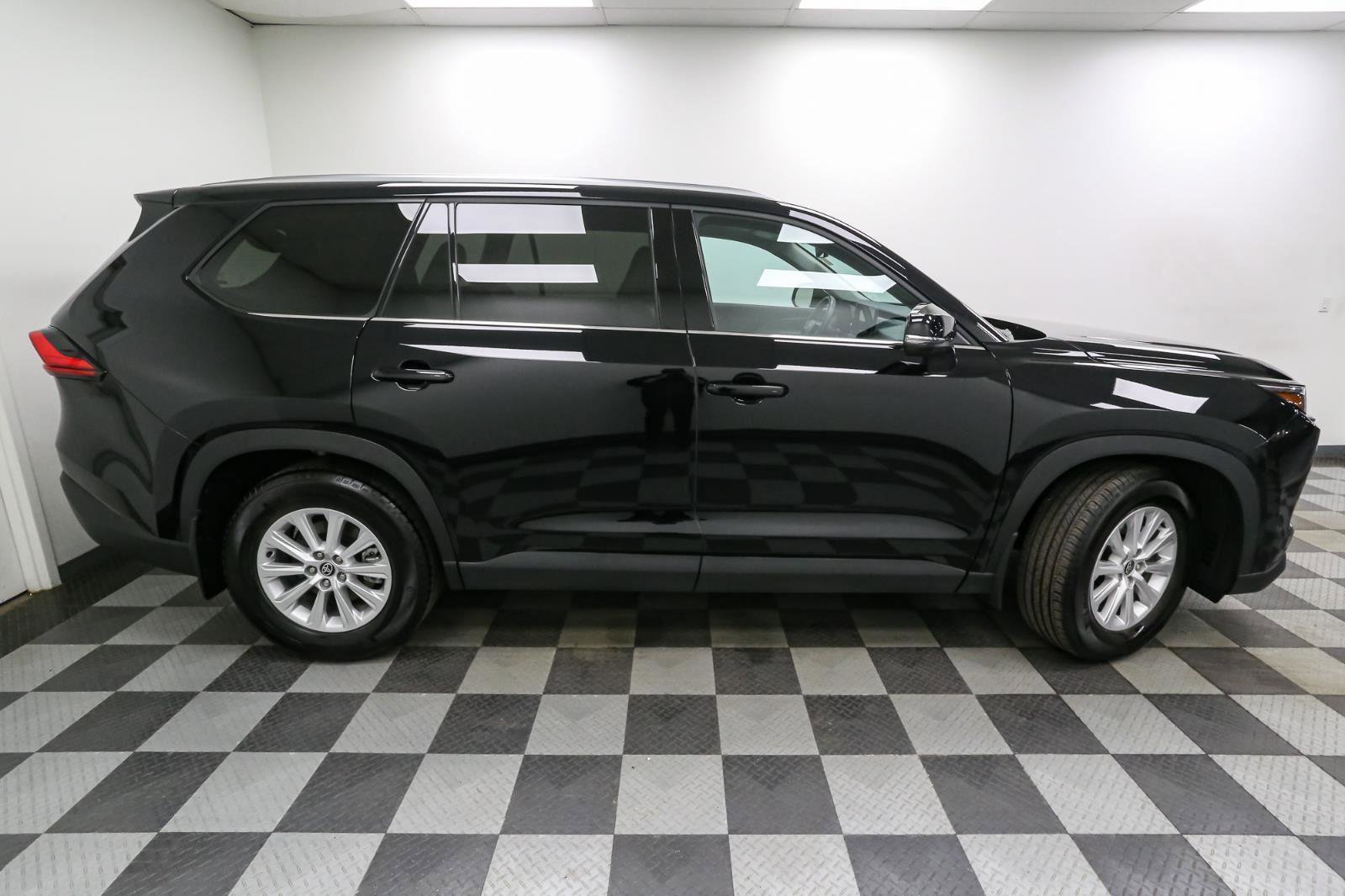 Used 2024 Toyota Grand Highlander XLE image 7