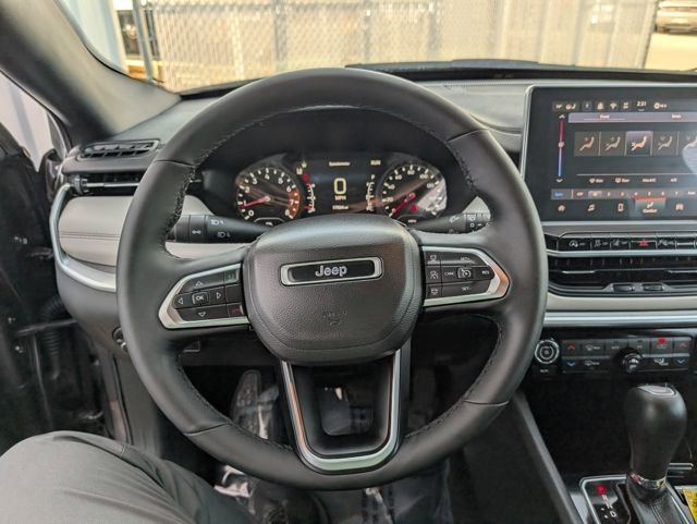 Used 2024 Jeep Compass Limited image 10